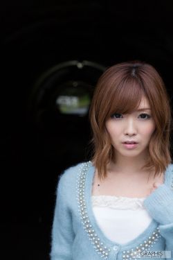 费介最后死了么